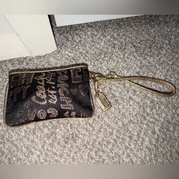 Coach Poppy Storypatch Glam Black & Gold Rare Limited Edition Wristlet - Picture 4 of 6
